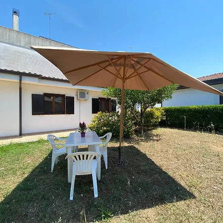 别墅 A Casa Di Alfredo Depandance In 莱切